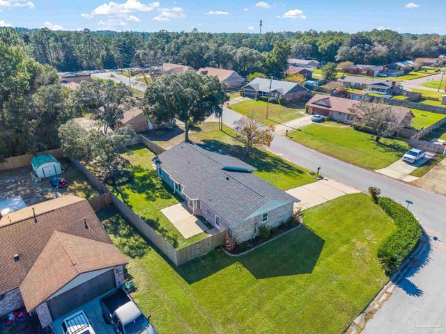 686 Seapine Cir, Pensacola, FL 32506