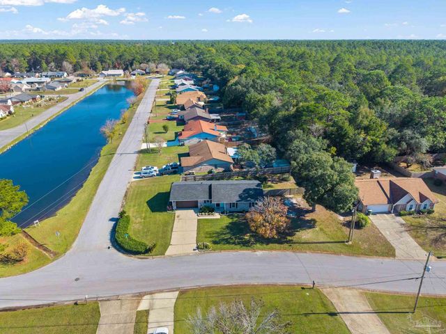 686 Seapine Cir, Pensacola, FL 32506