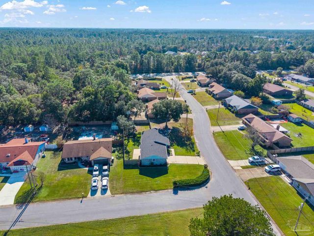 686 Seapine Cir, Pensacola, FL 32506