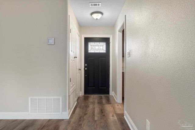 686 Seapine Cir, Pensacola, FL 32506