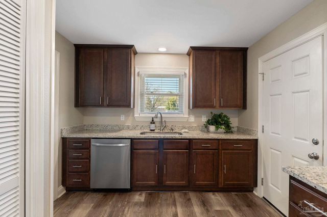 686 Seapine Cir, Pensacola, FL 32506