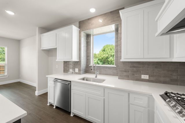 425 Newpark Boulevard, Desoto, TX 75115
