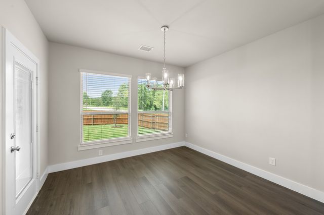 425 Newpark Boulevard, Desoto, TX 75115