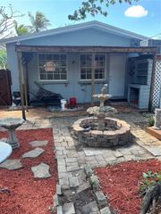 729 NE 2nd Ct, Hallandale Beach, FL 33009