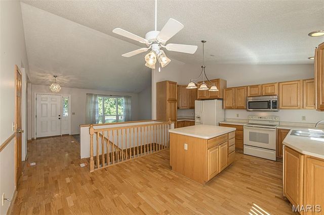 5 Provence Drive, Lake St Louis, MO 63367
