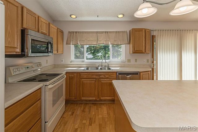 5 Provence Drive, Lake St Louis, MO 63367
