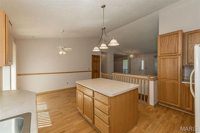 5 Provence Drive, Lake St Louis, MO 63367