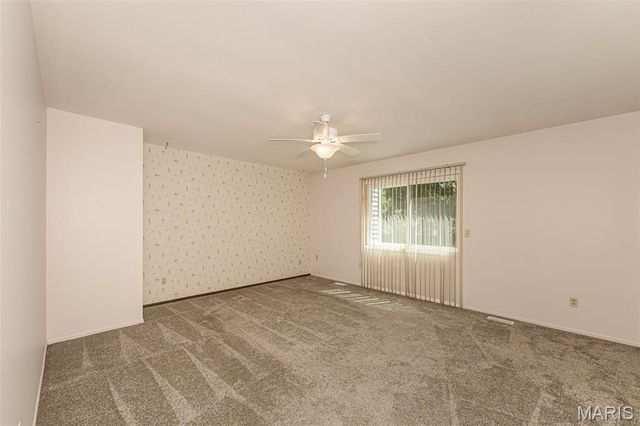 5 Provence Drive, Lake St Louis, MO 63367