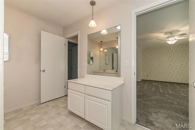 5 Provence Drive, Lake St Louis, MO 63367