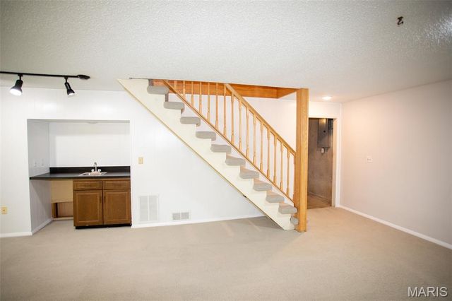 5 Provence Drive, Lake St Louis, MO 63367
