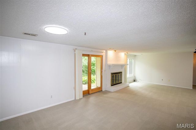 5 Provence Drive, Lake St Louis, MO 63367