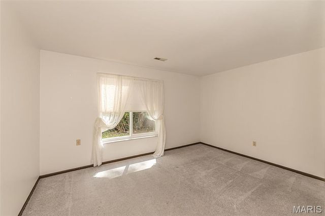 5 Provence Drive, Lake St Louis, MO 63367