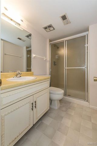 5 Provence Drive, Lake St Louis, MO 63367