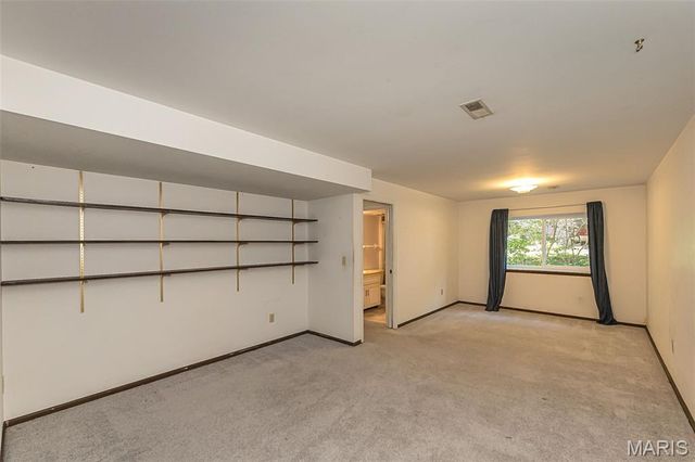 5 Provence Drive, Lake St Louis, MO 63367