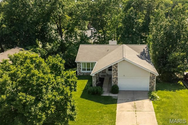 5 Provence Drive, Lake St Louis, MO 63367