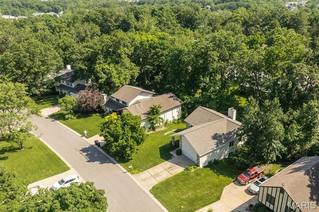 5 Provence Drive, Lake St Louis, MO 63367