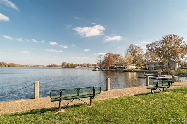 5 Provence Drive, Lake St Louis, MO 63367