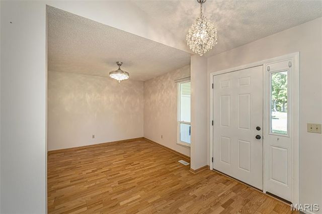 5 Provence Drive, Lake St Louis, MO 63367