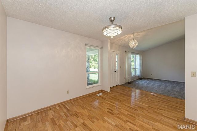 5 Provence Drive, Lake St Louis, MO 63367