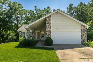 5 Provence Drive, Lake St Louis, MO 63367