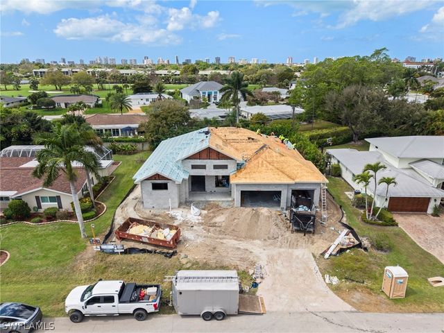 335 Burning Tree DR, Naples, FL 34105