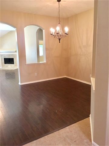 203 Fairwind Trail Drive, Conroe, TX 77385