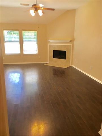 203 Fairwind Trail Drive, Conroe, TX 77385