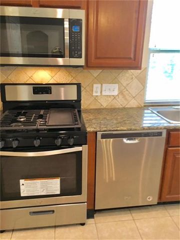 203 Fairwind Trail Drive, Conroe, TX 77385