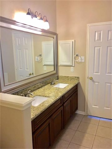 203 Fairwind Trail Drive, Conroe, TX 77385