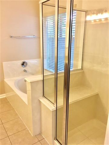 203 Fairwind Trail Drive, Conroe, TX 77385