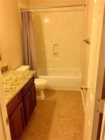 203 Fairwind Trail Drive, Conroe, TX 77385