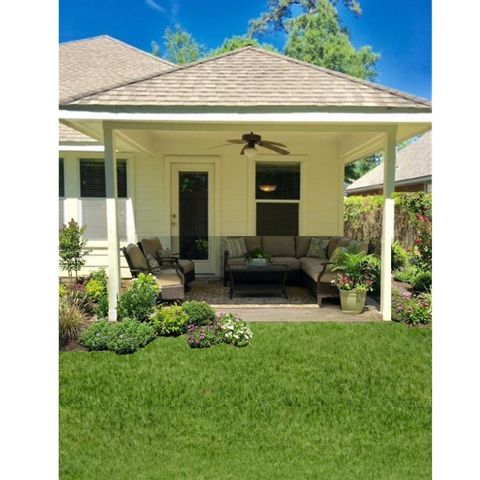 203 Fairwind Trail Drive, Conroe, TX 77385