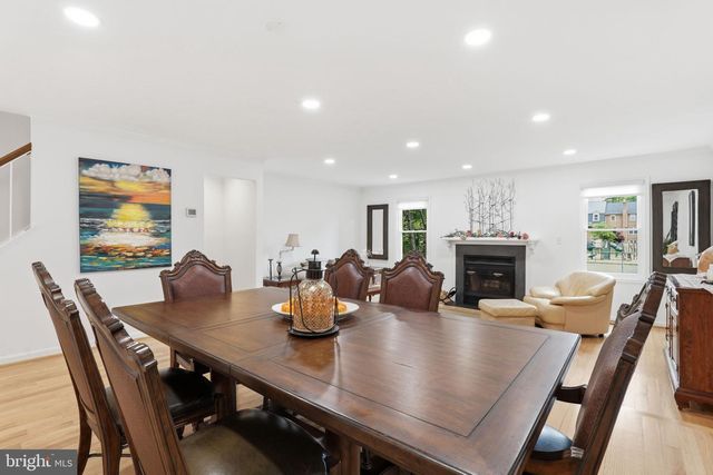 10126 TURNBERRY PL, Oakton, VA 22124