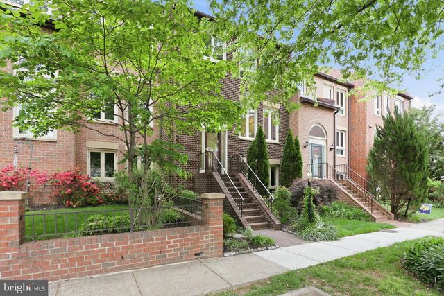 10126 TURNBERRY PL, Oakton, VA 22124