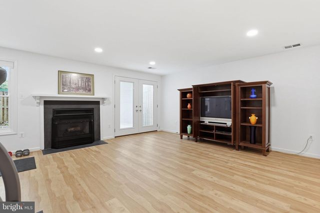 10126 TURNBERRY PL, Oakton, VA 22124