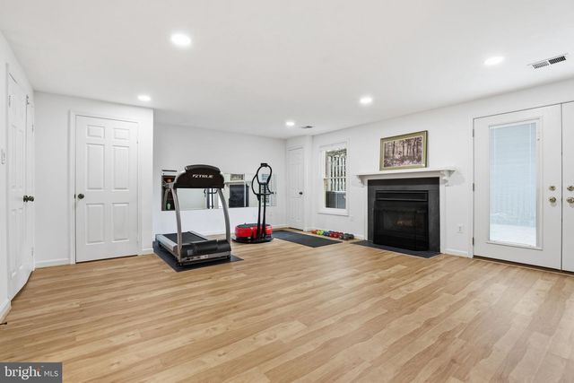 10126 TURNBERRY PL, Oakton, VA 22124