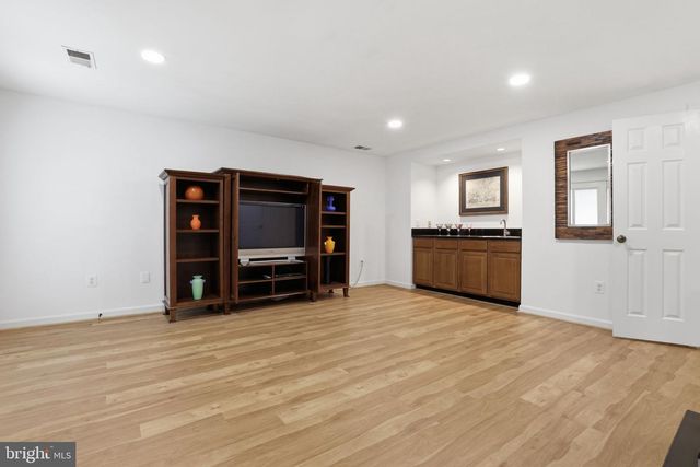 10126 TURNBERRY PL, Oakton, VA 22124