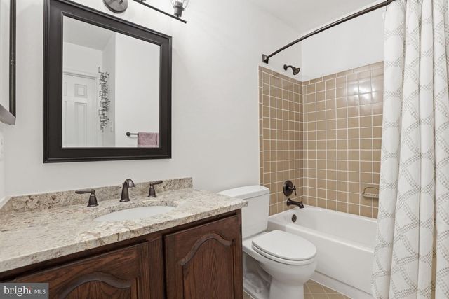 10126 TURNBERRY PL, Oakton, VA 22124