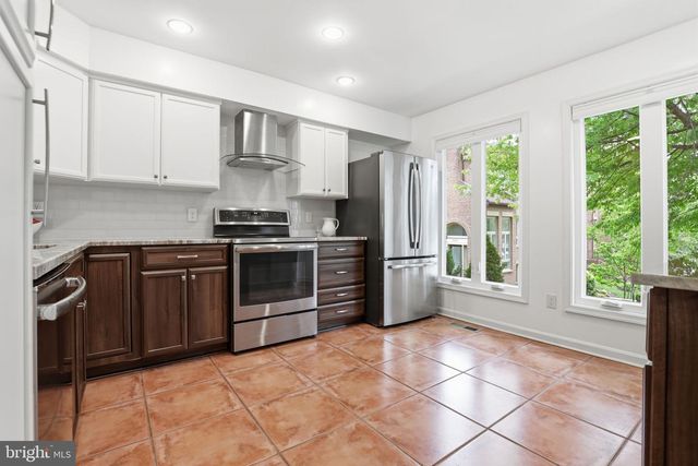 10126 TURNBERRY PL, Oakton, VA 22124
