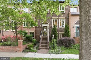 10126 TURNBERRY PL, Oakton, VA 22124