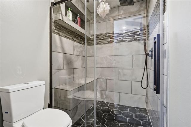 1505 NE 102nd Street, Kansas City, MO 64155
