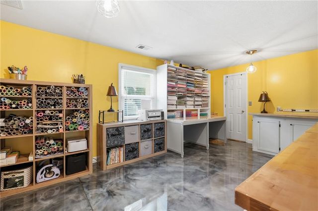 1505 NE 102nd Street, Kansas City, MO 64155
