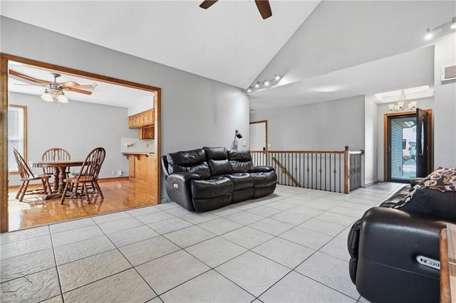 1505 NE 102nd Street, Kansas City, MO 64155