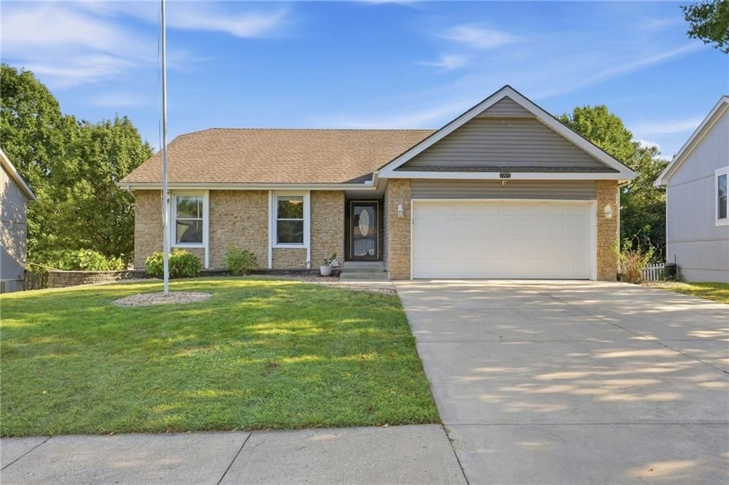 1505 NE 102nd Street, Kansas City, MO 64155