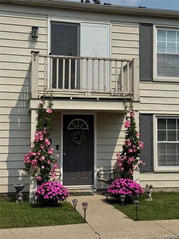 2627 Thornbrier Court 3D, Lake Orion, MI 48430