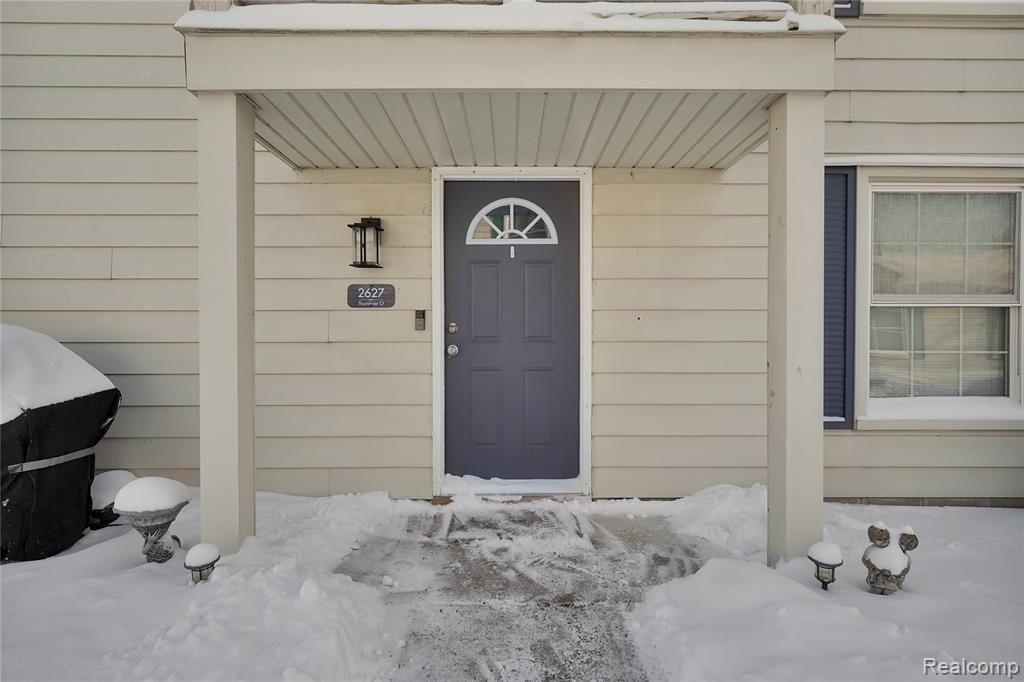 2627 Thornbrier Court 3D, Lake Orion, MI 48430