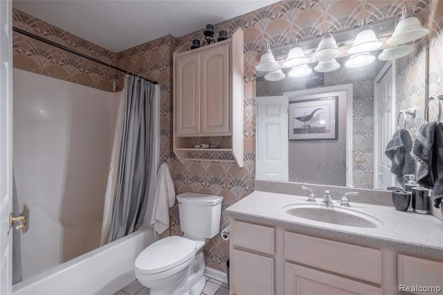 1023 Old Leake Court, Holly, MI 48442