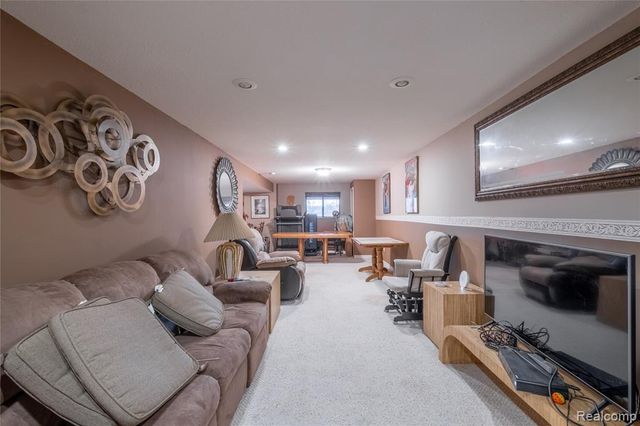 1023 Old Leake Court, Holly, MI 48442