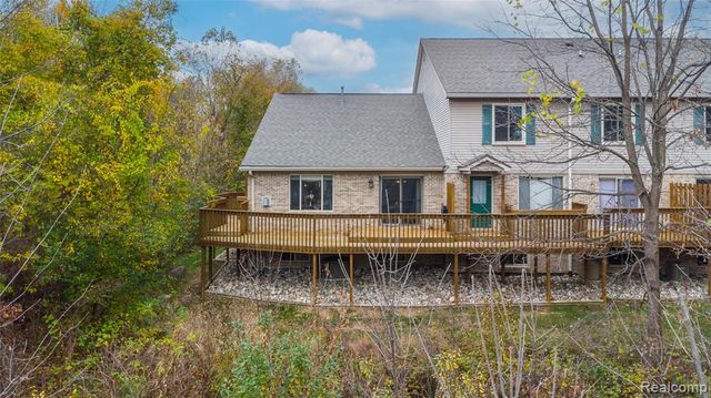 1023 Old Leake Court, Holly, MI 48442