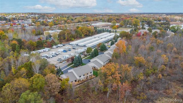 1023 Old Leake Court, Holly, MI 48442